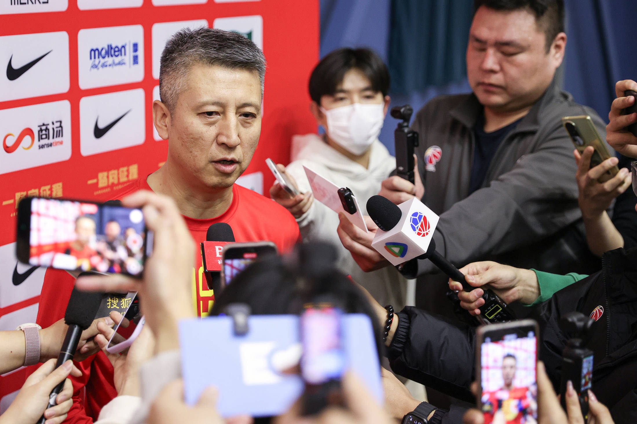 关于亚洲杯篮球赛事即将拉开帷幕，各队士气高涨的信息