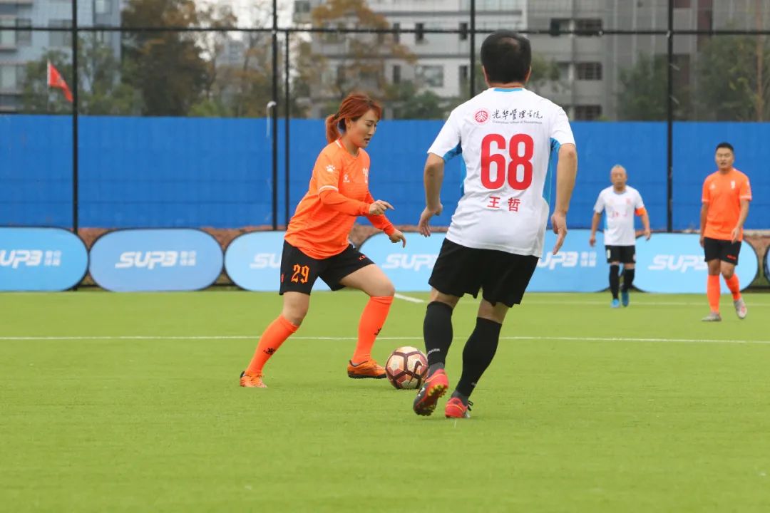 关于四川队球员努力拼搏士气高昂的信息