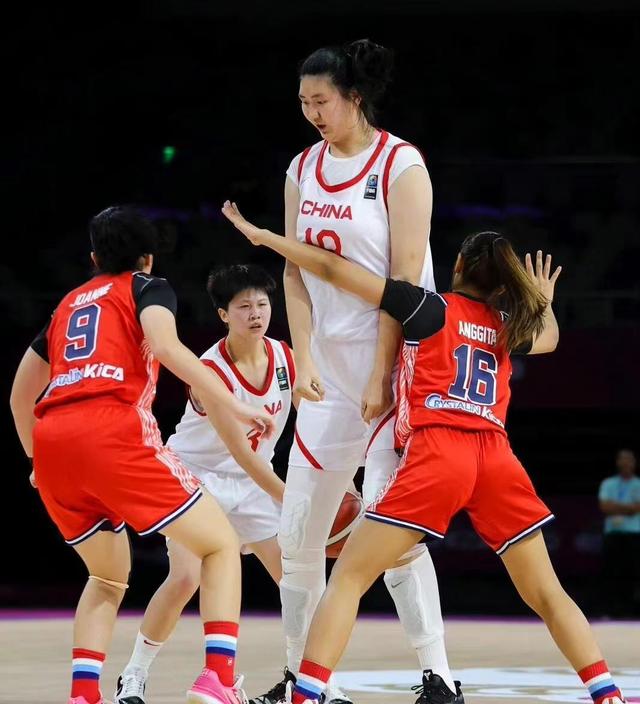 亚洲杯-张子宇11分钟13分女篮胜印尼51分的简单介绍