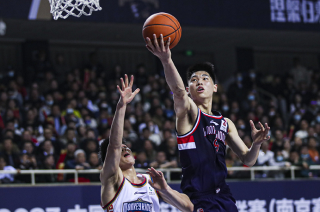 包含林绍雄出战23分钟，投篮5中5得到11分4篮板2抢断的词条