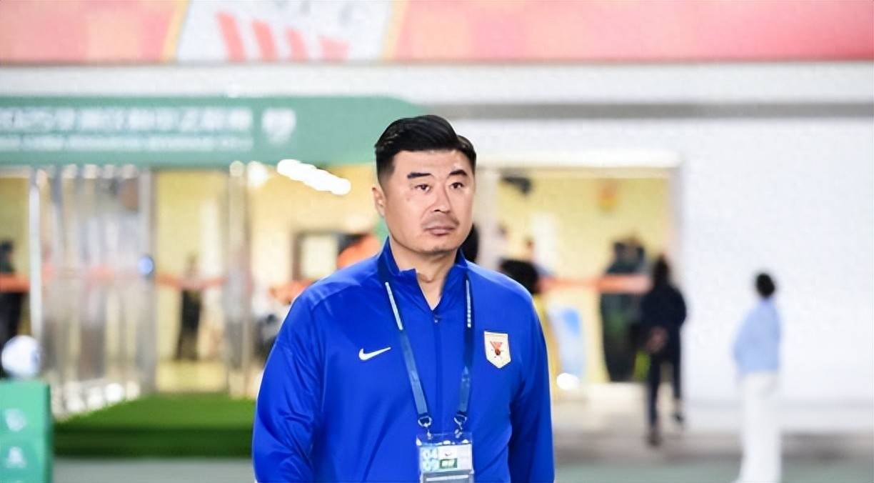 包含泰山U16主帅汪强：虽然身在新疆，但跟自己在家里踢比赛一样的词条